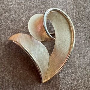 Vintage Crown Trifari Gold Brooch